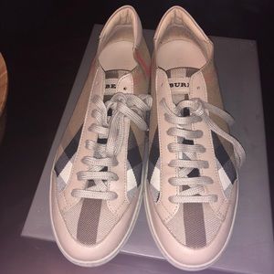 Burberry sneakers size 9
